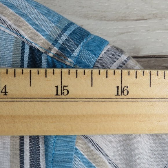 Van Heusen* Men's Short Sleeve Button Down Curved Hem Pocket Shirt~ Size S/P - Picture 6 of 11